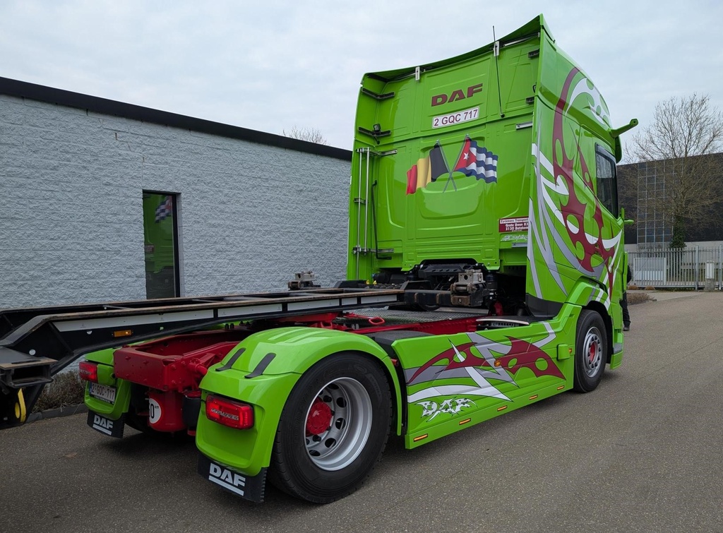 Sideskirts Extender for DAF XF/XG/XG+ With 5 LED Lights Cutouts