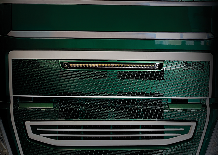 Nuuk LED Bar 30" Frontgrille Kit for Volvo FH4