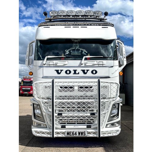 Sunvisor XXL for Volvo FH4 | 5 Top Lightholes