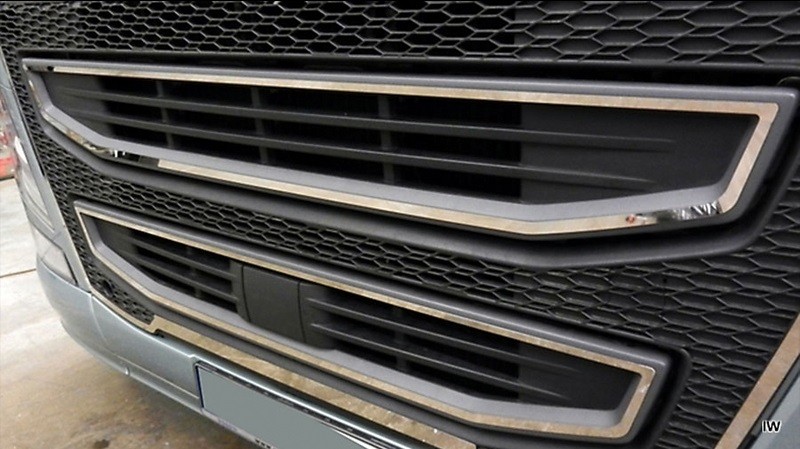RVS Grillecontour voor Volvo FH4 | 2-Delige Set
