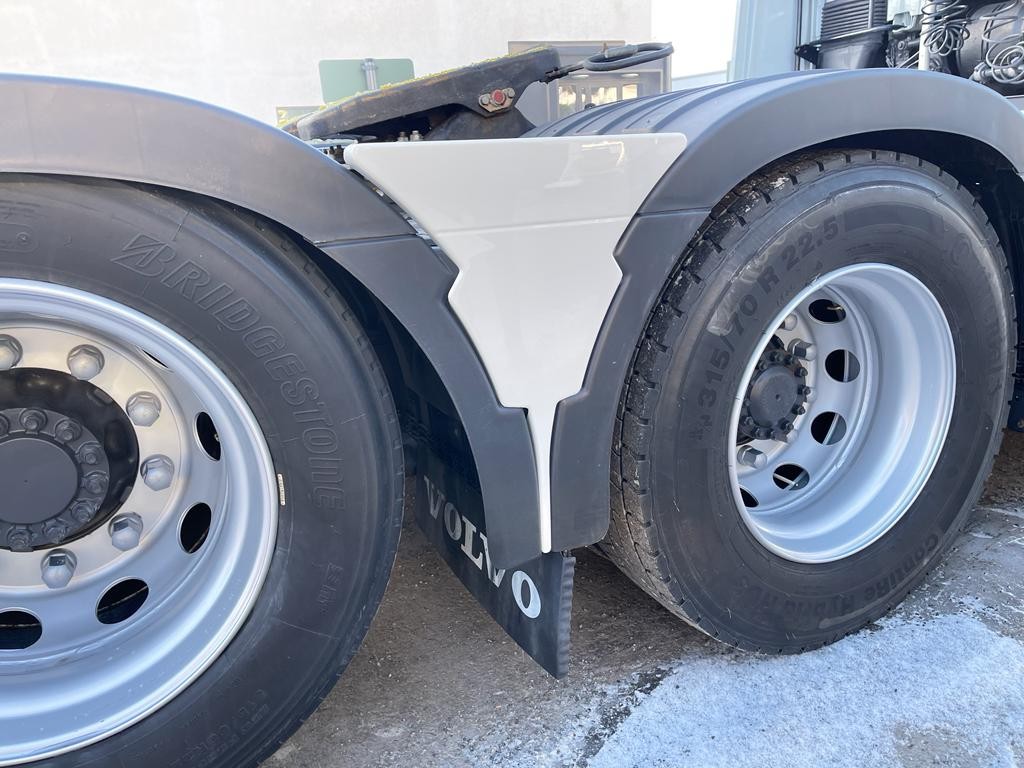 Set of Mudguard Wedges for Renault T Series & Volvo FH4/4B / Aero