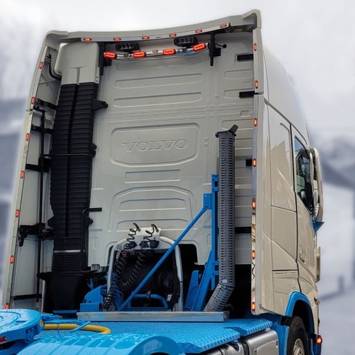 [82VPLKGTXL/STD] St. Steel TopStrip & SideStrips Volvo FH4/FH5 Globetrotter XL with Red Hella LEDs