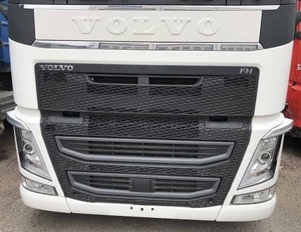[250AD4093] Frontplaat voor Volvo FH4 met 'VOLVO' Letters