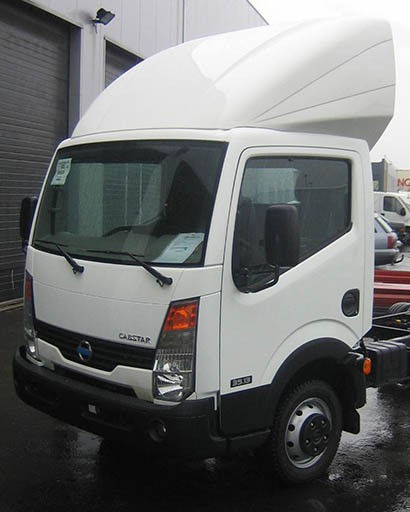 [20674239] 3D SPOILER VOOR RENAULT MAXITY & NISSAN CABSTAR / NT400 | Hoogte 95cm