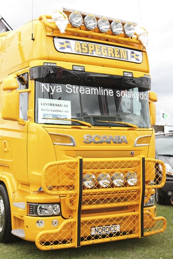 [75155872RH] XL Sunvisor for Scania R Streamline 2013+ | UK Version with Cutouts for RHD Trucks